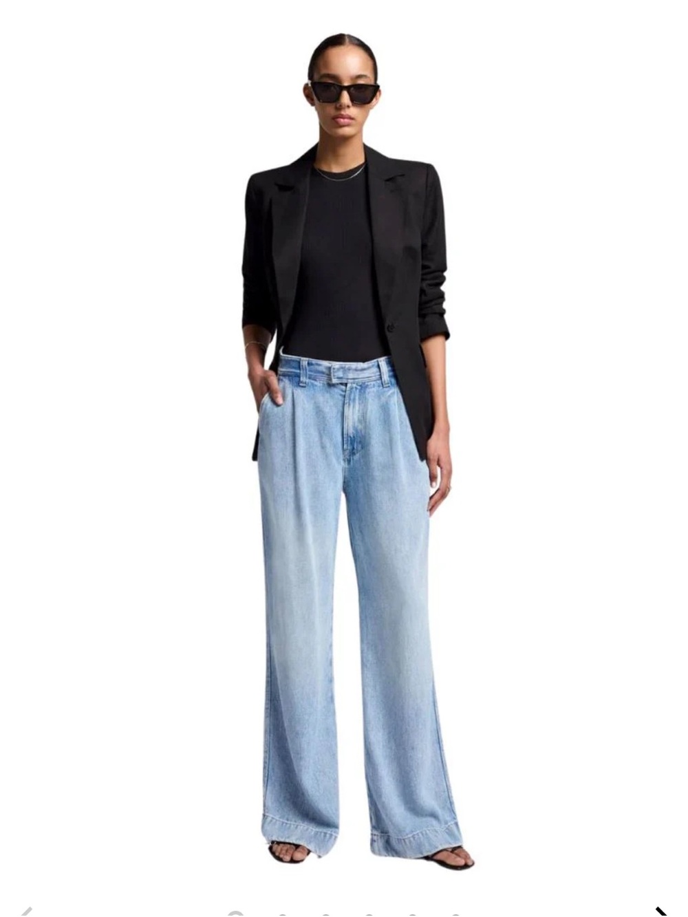 Wide Leg High-Rise Pleated Classy Jeans. Size 26